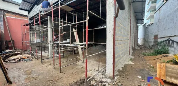 Galpão / Depósito / Armazém para alugar, 200m² no Costazul, Rio das Ostras