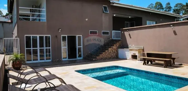 Fazenda / Sítio / Chácara com 4 Quartos à venda, 315m² no Centro, Jarinu