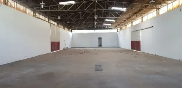 Galpão / Depósito / Armazém à venda, 900m² no Zona Industrial, Brasília