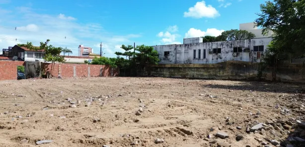 Terreno / Lote / Condomínio para alugar, 1695m² no José Bonifácio, Fortaleza