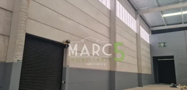 Galpão / Depósito / Armazém para alugar, 930m² no Portão, Arujá