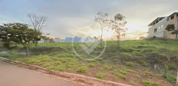Terreno / Lote / Condomínio à venda, 360m² no Novo Campinho, Pedro Leopoldo