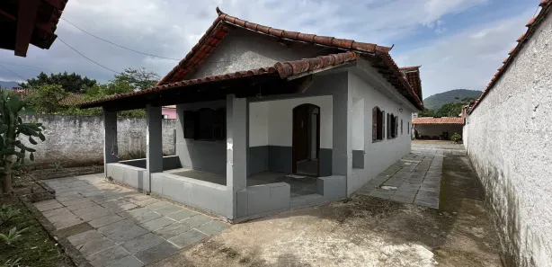 Casa com 2 Quartos para venda ou aluguel, 440m² no Centro, Guapimirim