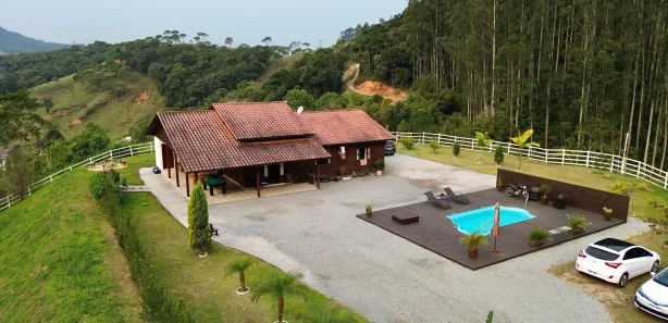 Fazenda / Sítio / Chácara com 4 Quartos à venda, 3585m² no , Águas Mornas