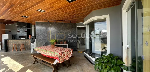 Sobrado com 4 Quartos à venda, 370m² no Região dos Lagos, Brasília