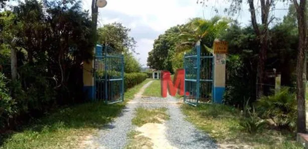 Fazenda / Sítio / Chácara com 3 Quartos à venda, 450m² no , Sarapuí