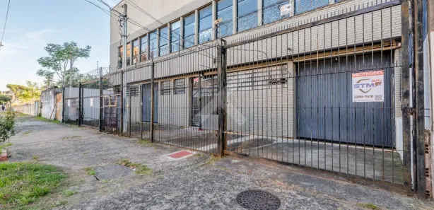 Galpão / Depósito / Armazém para venda ou aluguel, 2500m² no Navegantes, Porto Alegre