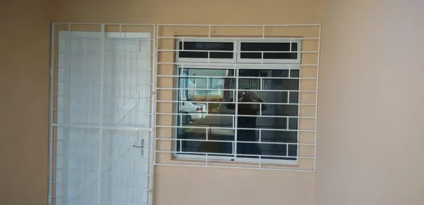 Casa com 2 Quartos para venda ou aluguel, 99m² no Gralha Azul, Fazenda Rio Grande