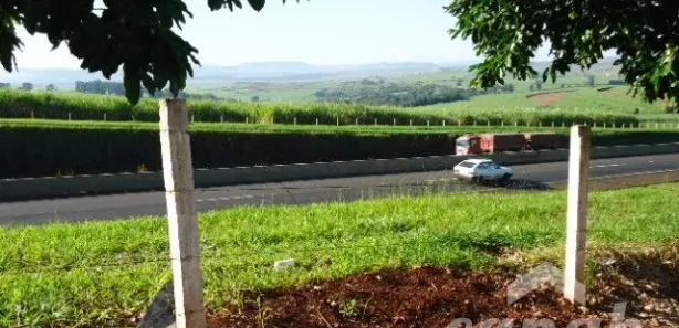 Loja / Salão / Ponto Comercial à venda, 260m² no , Cravinhos
