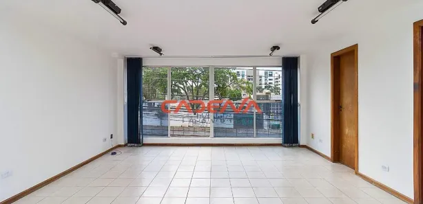 Conjunto Comercial / Sala para alugar, 42m² no Bacacheri, Curitiba