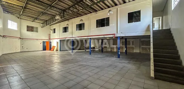 Loja / Salão / Ponto Comercial para venda ou aluguel, 350m² no Jardim Galetto, Itatiba