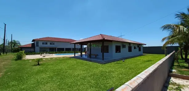 Fazenda / Sítio / Chácara com 3 Quartos à venda, 200m² no Chácara Santa Maria, Cambé
