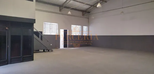 Galpão / Depósito / Armazém para alugar, 250m² no Boa Vista, Araçatuba