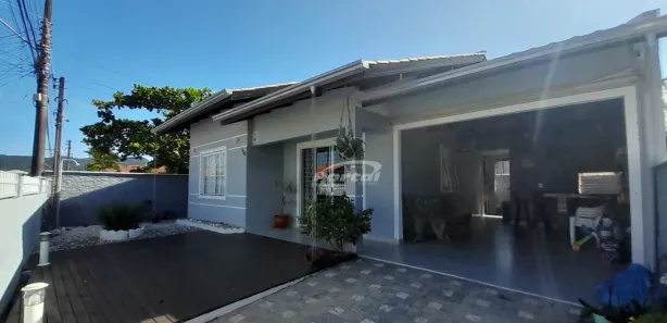 Casa com 2 Quartos para alugar, 80m² no Centro, Penha
