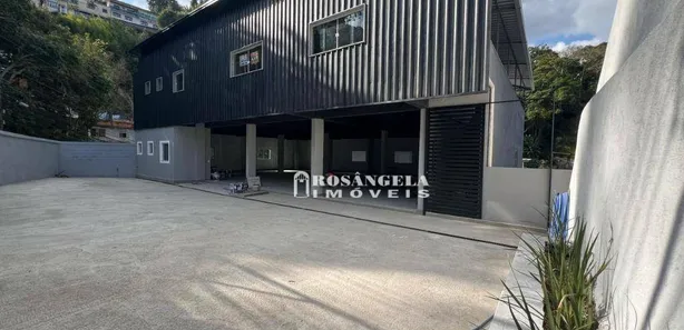 Galpão / Depósito / Armazém para alugar, 700m² no Vila Muqui, Teresópolis