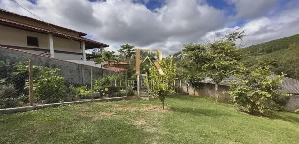 Fazenda / Sítio / Chácara com 3 Quartos à venda, 136m² no Centro, Guararema