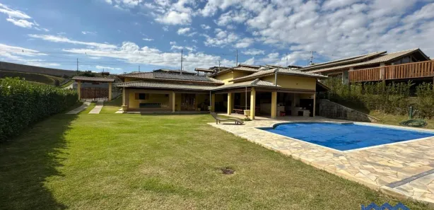 Fazenda / Sítio / Chácara com 3 Quartos à venda, 1250m² no , Mairinque