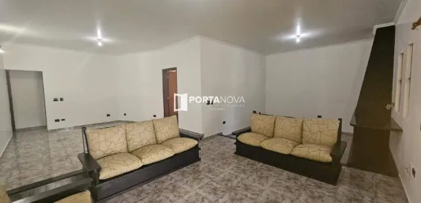 Fazenda / Sítio / Chácara com 3 Quartos para alugar, 341m² no Chácaras Ana Lúcia, Embu das Artes