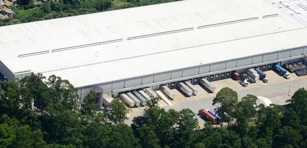 Galpão / Depósito / Armazém para alugar, 45500m² no Pataxós, Embu das Artes