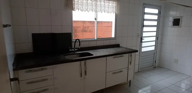Casa de Condomínio com 2 Quartos para alugar, 94m² no Jardim Semiramis, Cotia