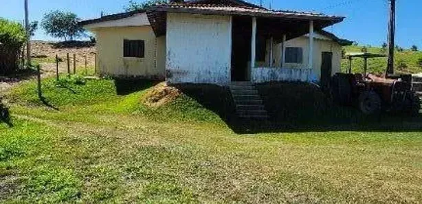 Fazenda / Sítio / Chácara com 4 Quartos à venda, 180m² no Chácara Marambaia, Caçapava