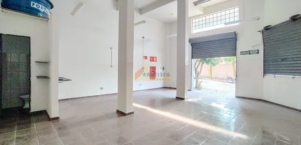 Loja / Salão / Ponto Comercial à venda, 55m² no Bom Pastor, Divinópolis