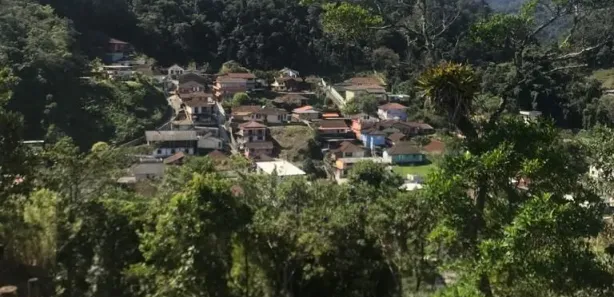Terreno / Lote / Condomínio à venda, 647m² no Bingen, Petrópolis