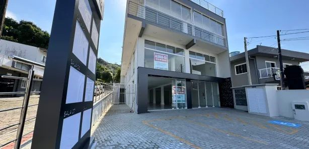 Loja / Salão / Ponto Comercial para alugar, 110m² no Centro, Penha