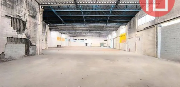 Prédio Inteiro para alugar, 2000m² no Matadouro, Bragança Paulista