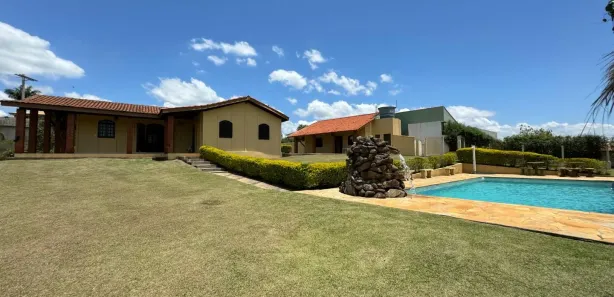 Fazenda / Sítio / Chácara com 5 Quartos à venda, 252m² no Residencial Country Felix, Bom Jesus dos Perdões