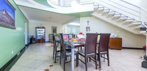 Sobrado com 4 Quartos à venda, 594m² no Park Way, Brasília