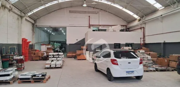 Galpão / Depósito / Armazém para venda ou aluguel, 3700m² no Campestre, Santo André