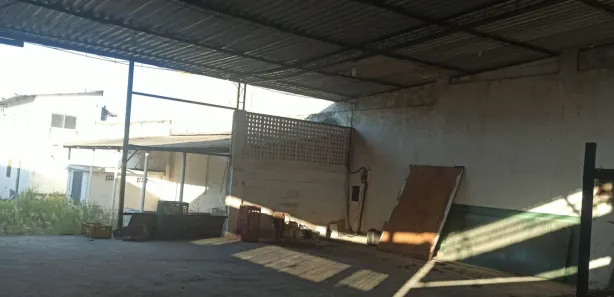 Galpão / Depósito / Armazém para alugar, 300m² no Laranjal, São Gonçalo