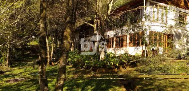 Fazenda / Sítio / Chácara à venda, 200m² no Colônia Murici, São José dos Pinhais