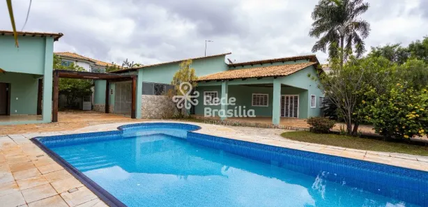 Casa de Condomínio com 4 Quartos para alugar, 323m² no Park Way, Brasília