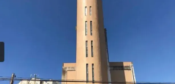 Foto do imóvel - O prédio/edifício inteiro está localizado na Rua Keisuke