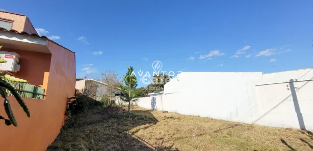 Terreno / Lote / Condomínio à venda, 300m² no Chácara das Flores, Santa Maria