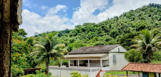 Fazenda / Sítio / Chácara com 2 Quartos à venda, 200m² no , Piraí