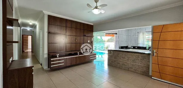 Fazenda / Sítio / Chácara com 2 Quartos à venda, 290m² no Chácara Lucília, Americana