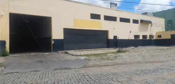 Galpão / Depósito / Armazém para venda ou aluguel, 1750m² no Parque Guarus, Campos dos Goytacazes