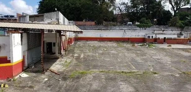 Garagem à venda, 6000m² no Pernambués, Salvador