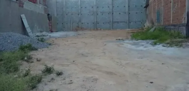 Terreno / Lote / Condomínio à venda, 200m² no Alto Santo Antonio, Moreno