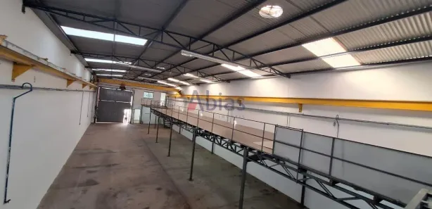 Galpão / Depósito / Armazém para alugar, 599m² no Parque São José, São Carlos
