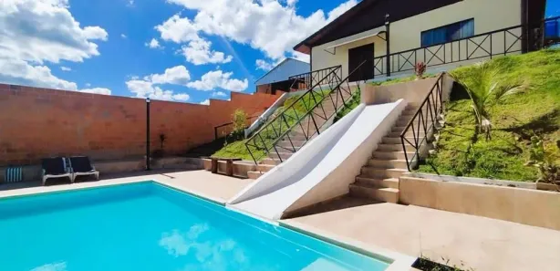 Fazenda / Sítio / Chácara com 3 Quartos para alugar, 200m² no , Araçoiaba da Serra