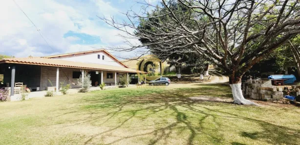 Fazenda / Sítio / Chácara com 3 Quartos à venda, 420m² no Registro, Taubaté
