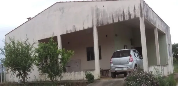 Fazenda / Sítio / Chácara com 3 Quartos à venda, 150m² no Chácara Itapoã, Jacareí