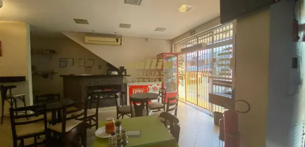 Loja / Salão / Ponto Comercial para venda ou aluguel, 204m² no Centro, Itatiba