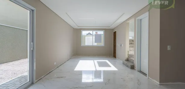 Sobrado com 4 Quartos para alugar, 254m² no Bacacheri, Curitiba