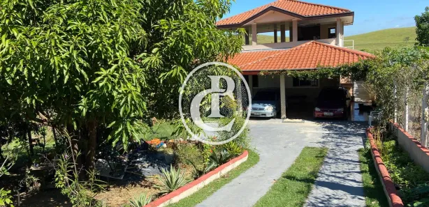 Fazenda / Sítio / Chácara com 3 Quartos à venda, 190m² no Chácara Marambaia, Caçapava
