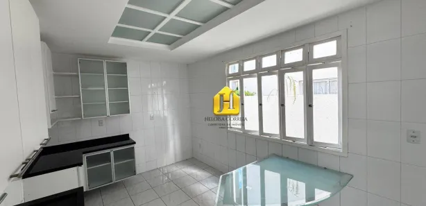 Casa de Condomínio com 4 Quartos para alugar, 300m² no Candelária, Natal